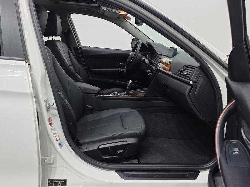 2012 BMW 3 Series 320d photo 11