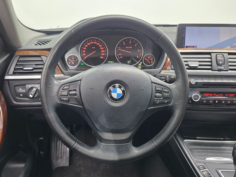 2012 BMW 3 Series 320d photo 13