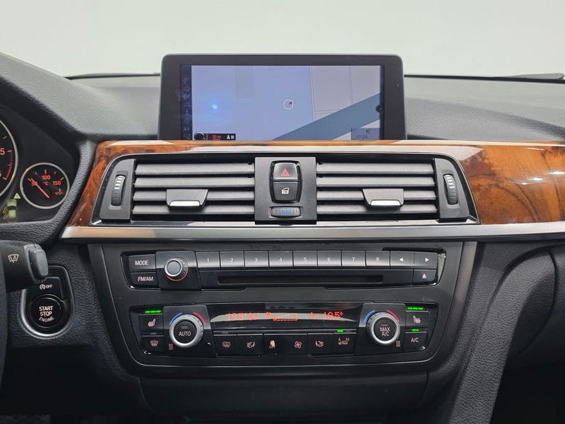 2012 BMW 3 Series 320d photo 14