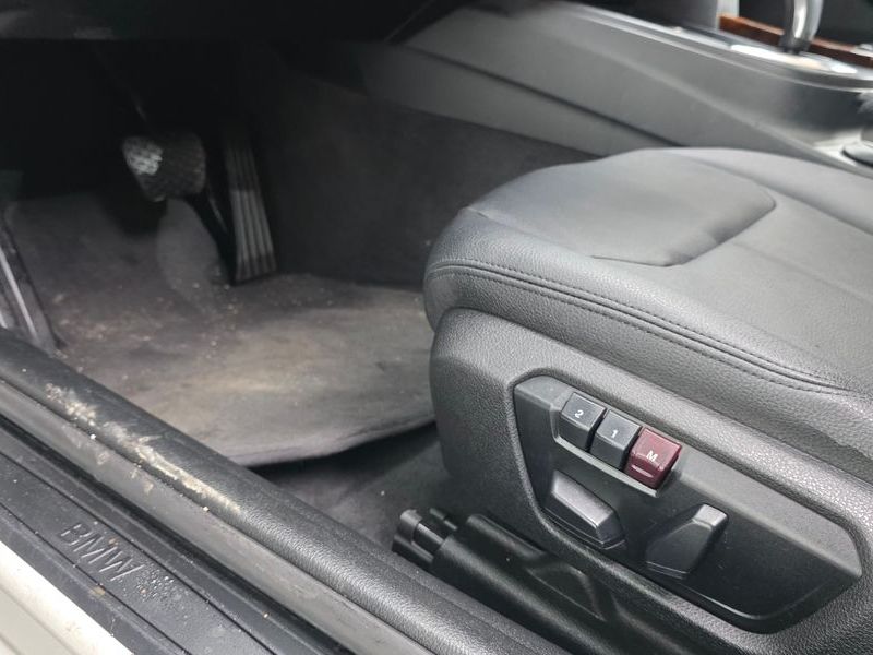 2012 BMW 3 Series 320d photo 17