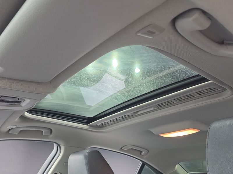 2012 BMW 3 Series 320d photo 19