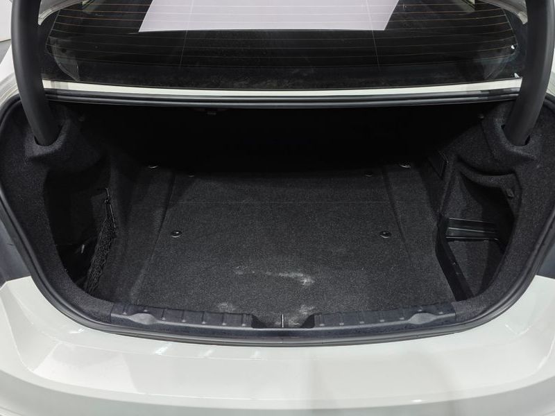 2012 BMW 3 Series 320d photo 20