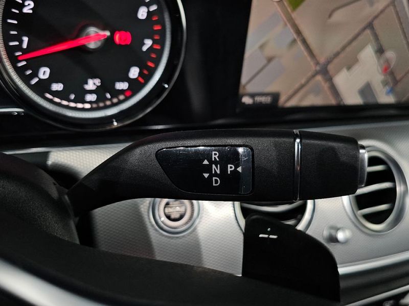 2020 Mercedes-Benz E-Class E250 Avantgarde photo 9