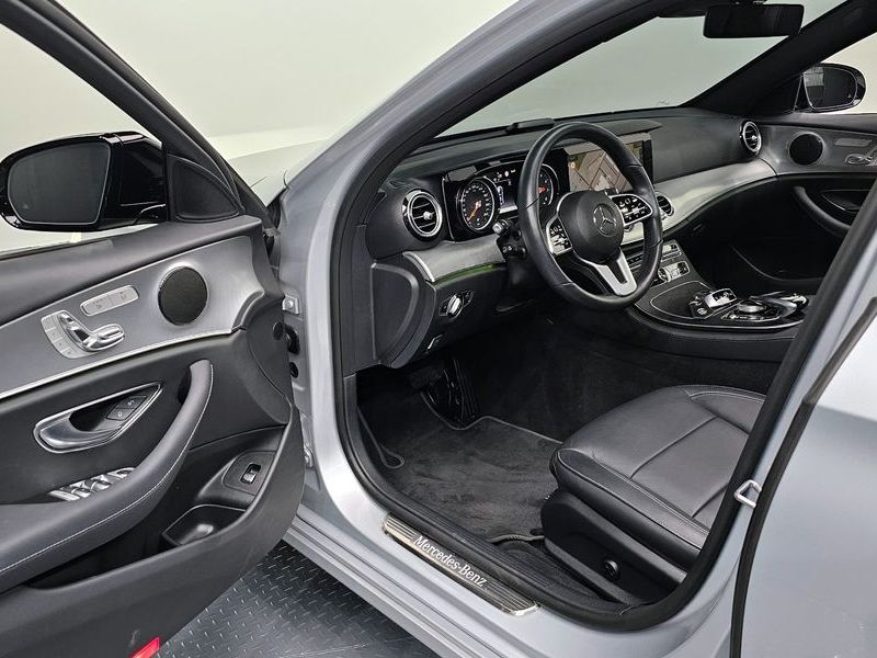 2020 Mercedes-Benz E-Class E250 Avantgarde photo 10