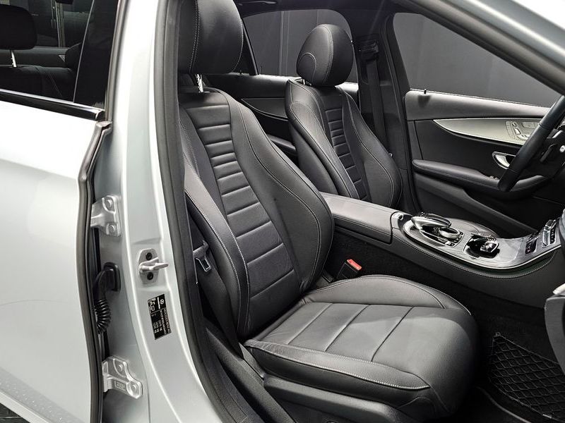 2020 Mercedes-Benz E-Class E250 Avantgarde photo 11