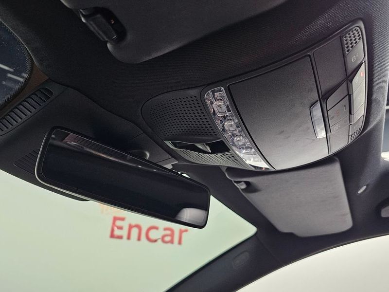 2020 Mercedes-Benz E-Class E250 Avantgarde photo 15