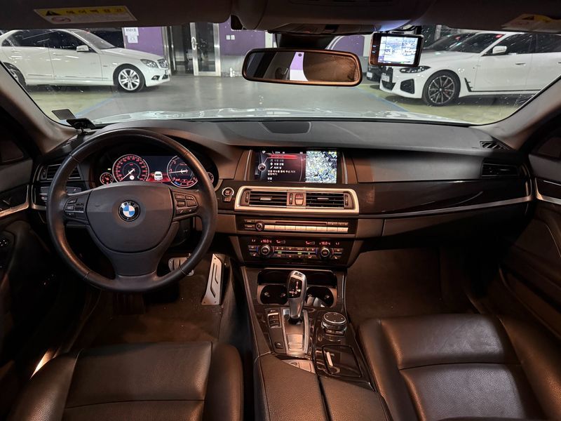 2015 BMW 5 Series 520d photo 7