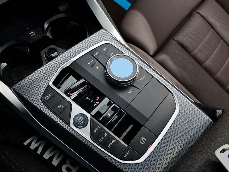 2024 BMW i4 eDrive40 M Sports Pro photo 9