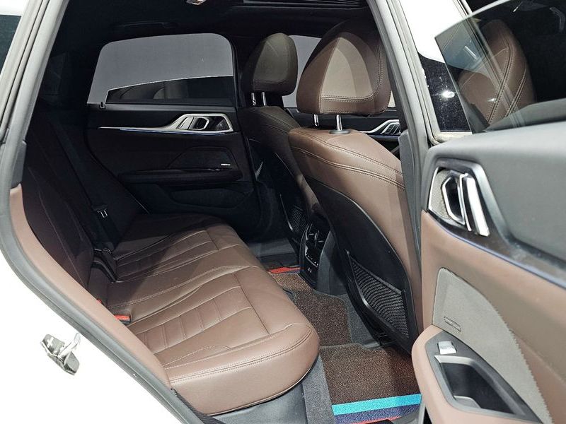 2024 BMW i4 eDrive40 M Sports Pro photo 12