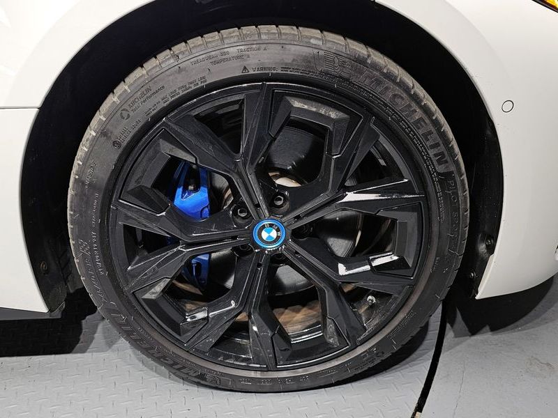 2024 BMW i4 eDrive40 M Sports Pro photo 21