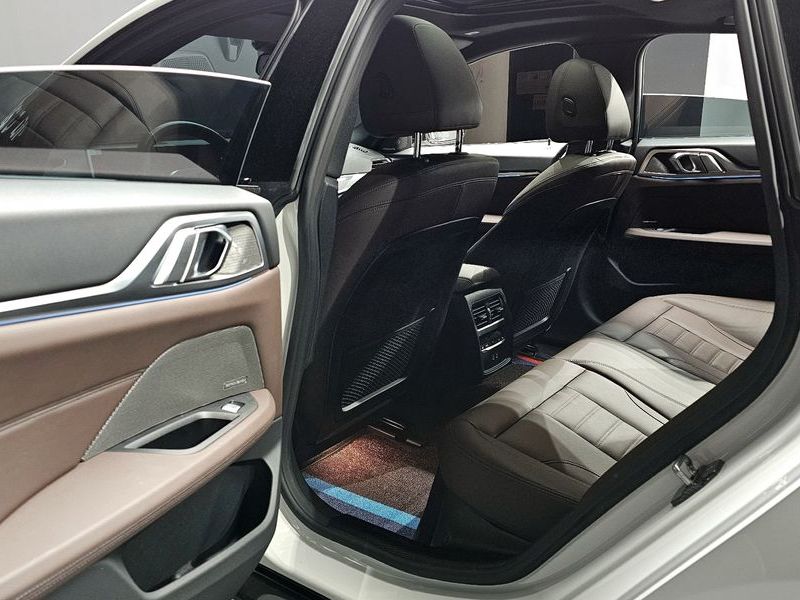 2024 BMW i4 eDrive40 M Sports Pro photo 26