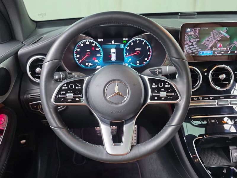 2021 Mercedes-Benz C-Class GLC300 4MATIC Premium photo 13
