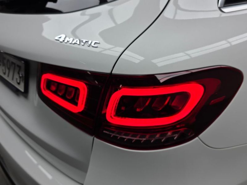 2021 Mercedes-Benz C-Class GLC300 4MATIC Premium photo 23