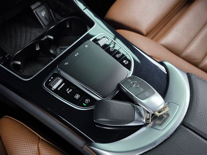 2021 Mercedes-Benz C-Class GLC300 4MATIC Premium photo 29