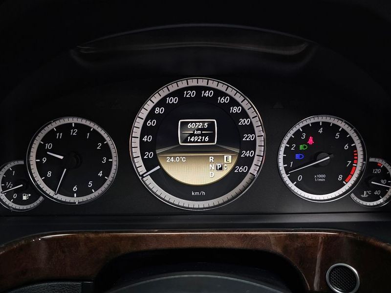 2012 Mercedes-Benz E-Class E300 Elegance photo 8