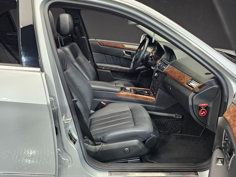 2012 Mercedes-Benz E-Class E300 Elegance photo 10
