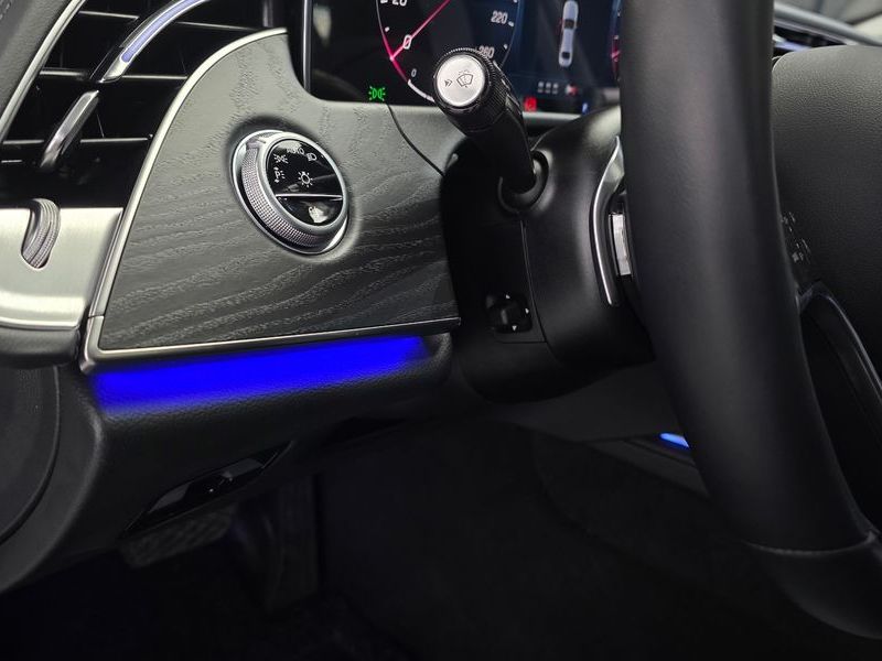 2024 Mercedes-Benz E-Class E200 Avantgarde photo 14