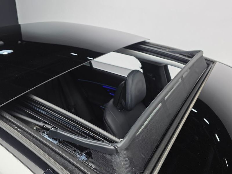 2024 Mercedes-Benz E-Class E200 Avantgarde photo 19