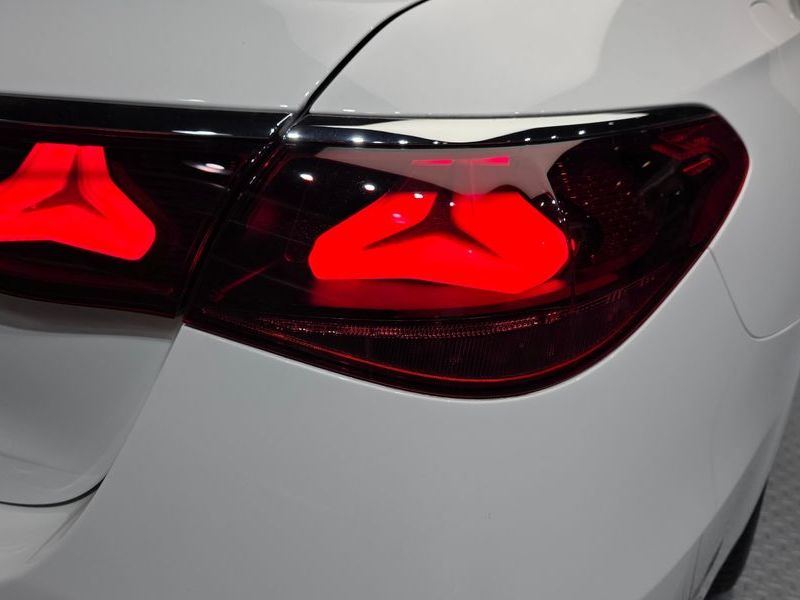 2024 Mercedes-Benz E-Class E200 Avantgarde photo 23