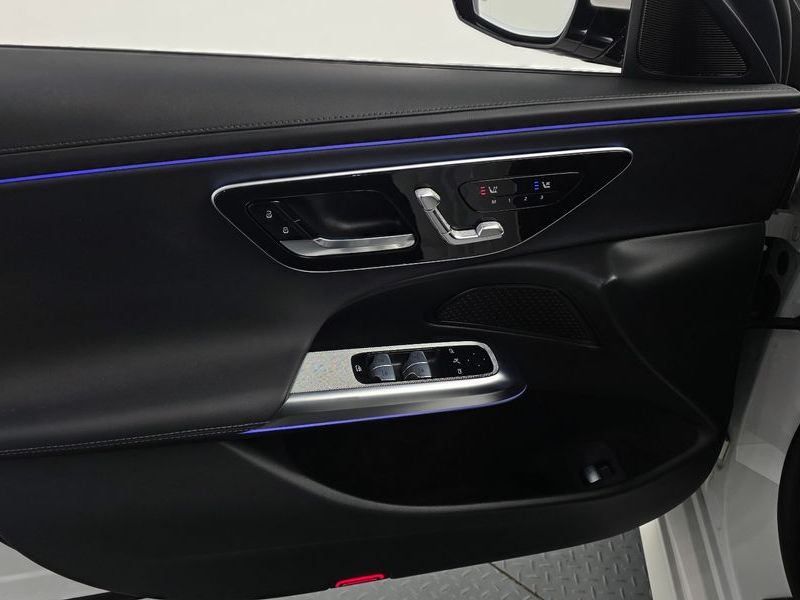 2024 Mercedes-Benz E-Class E200 Avantgarde photo 25