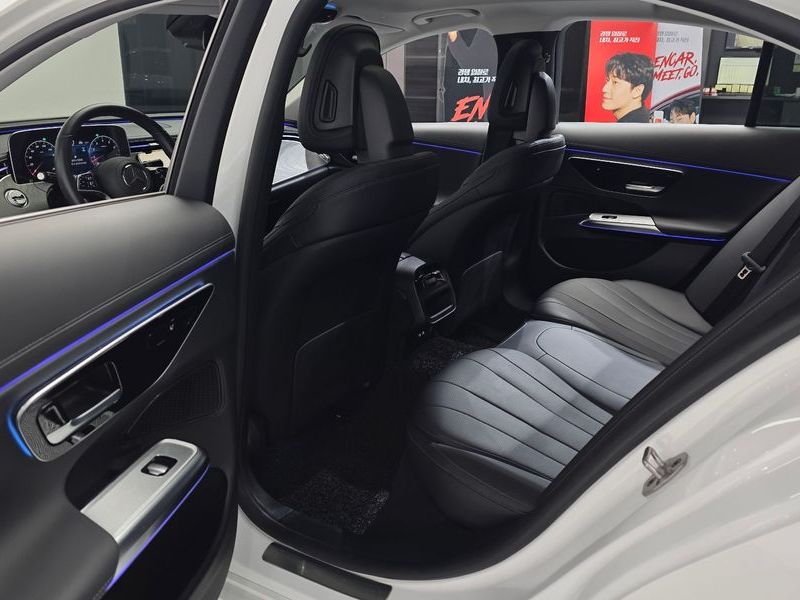 2024 Mercedes-Benz E-Class E200 Avantgarde photo 26