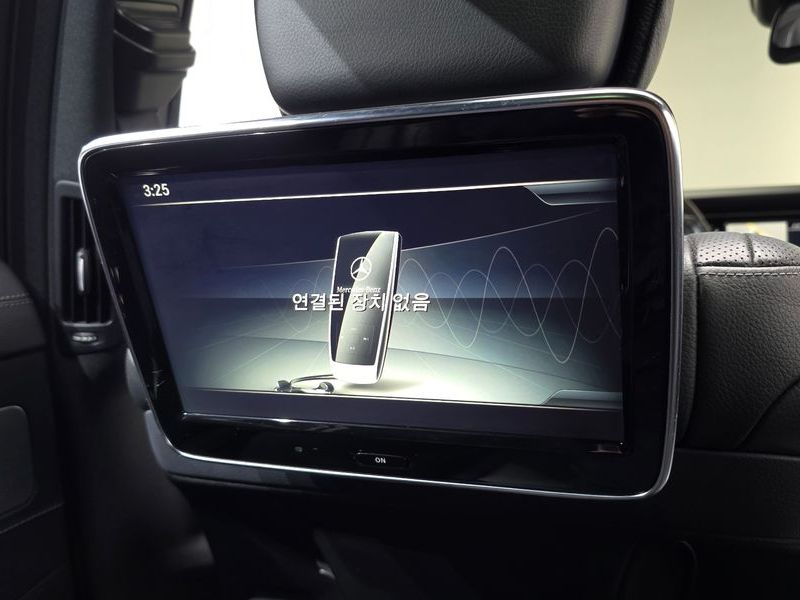 2016 Mercedes-Benz S-Class S400L 4MATIC photo 18