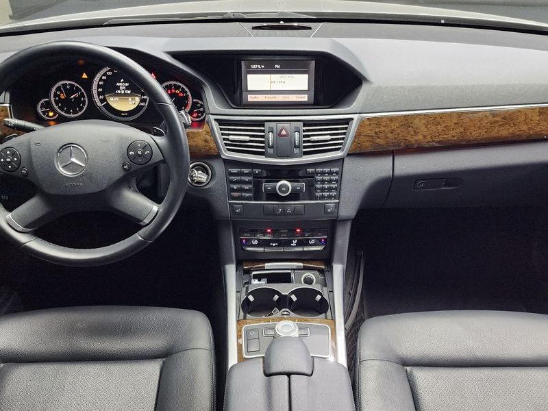 2012 Mercedes-Benz E-Class E200 CGI photo 7