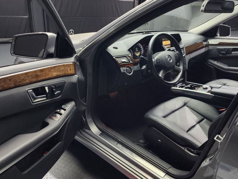 2012 Mercedes-Benz E-Class E200 CGI photo 10