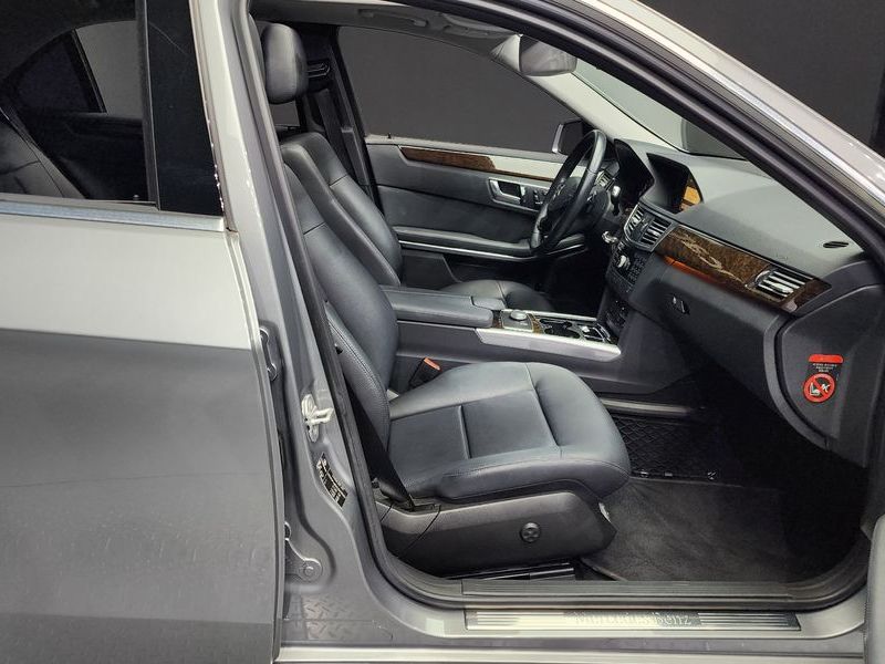 2012 Mercedes-Benz E-Class E200 CGI photo 11
