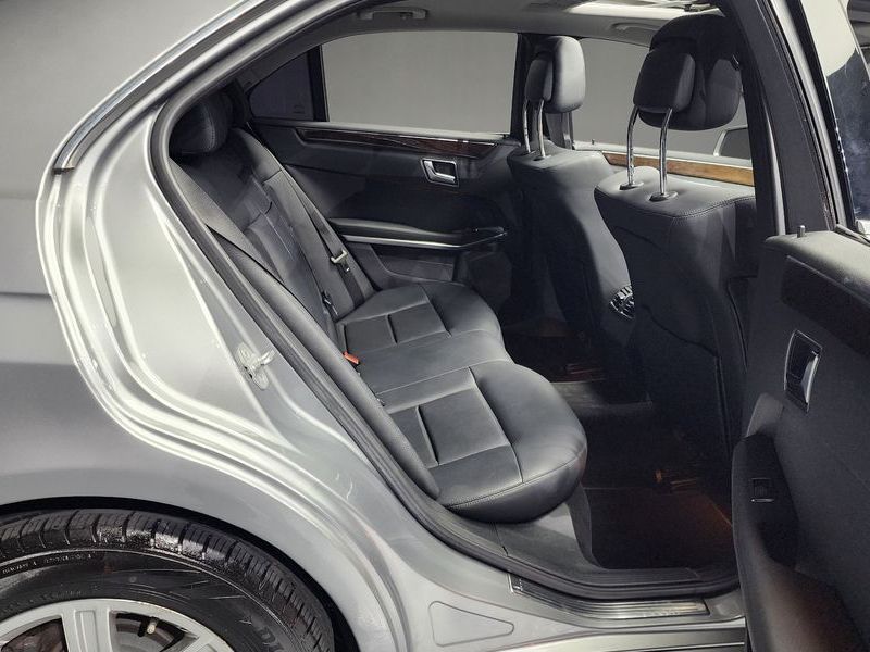 2012 Mercedes-Benz E-Class E200 CGI photo 12