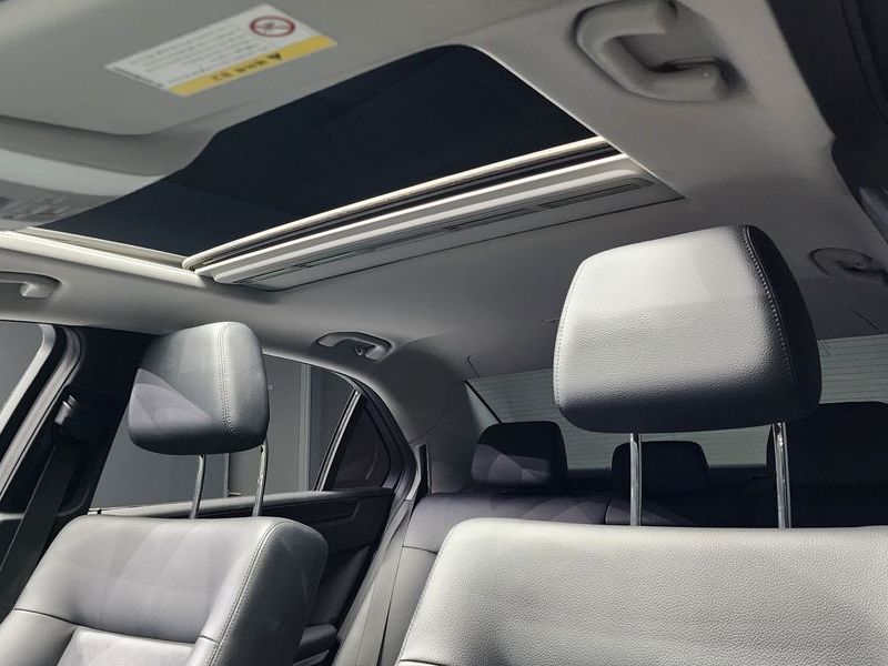 2012 Mercedes-Benz E-Class E200 CGI photo 18