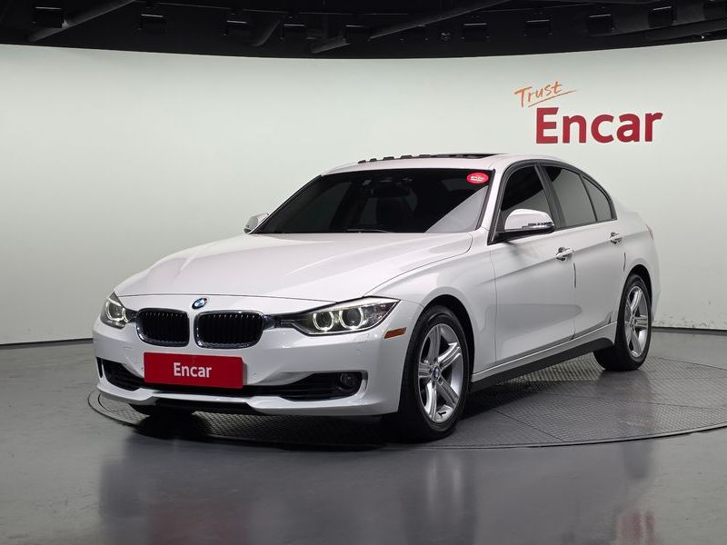 2014 BMW 3 Series 320i photo 1