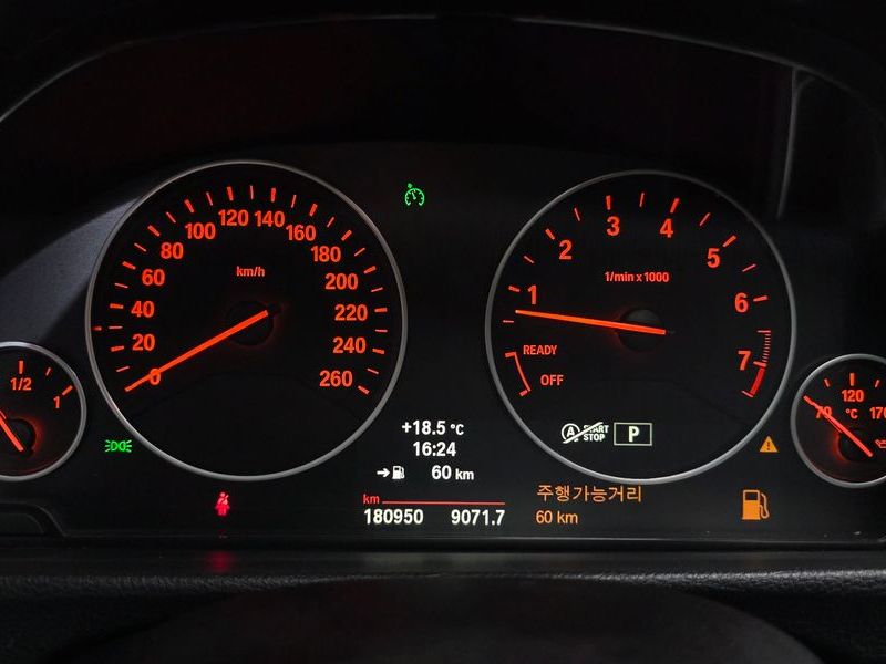 2014 BMW 3 Series 320i photo 8