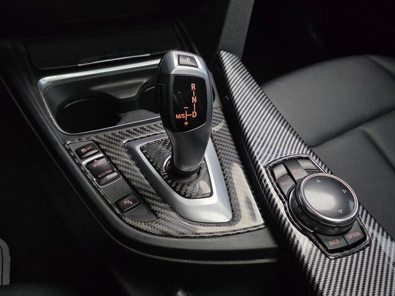 2014 BMW 3 Series 320i photo 9