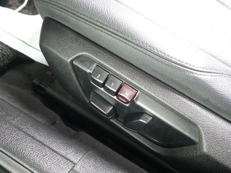 2014 BMW 3 Series 320i photo 16