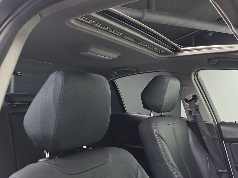 2014 BMW 3 Series 320i photo 17