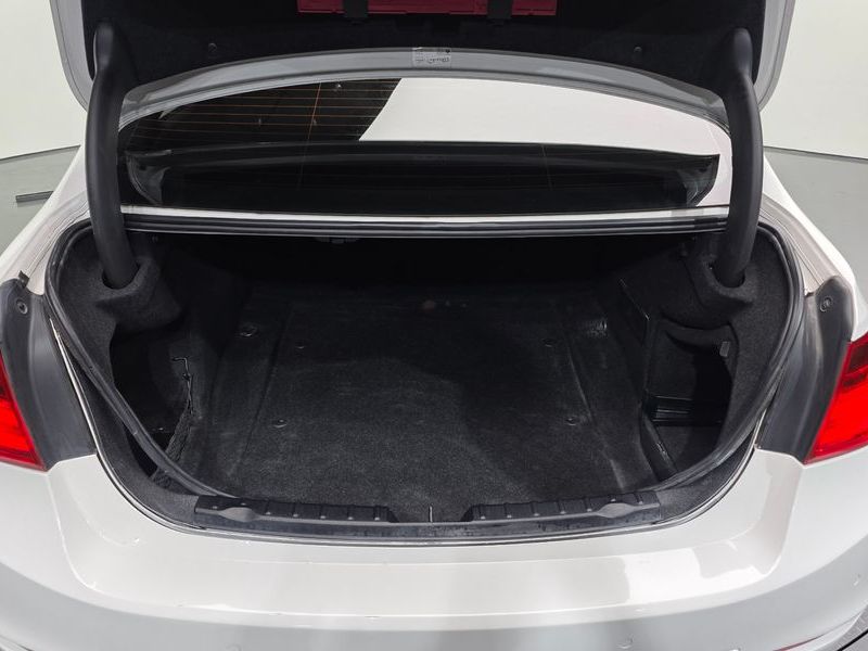 2014 BMW 3 Series 320i photo 20