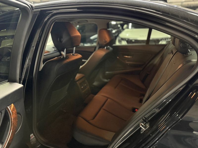 2013 BMW 3 Series 320d photo 9