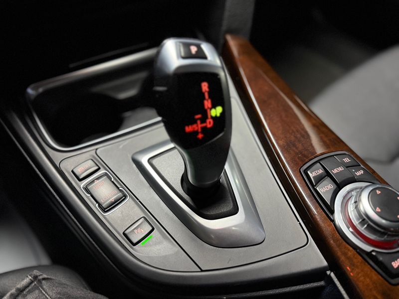 2013 BMW 3 Series 320d photo 11