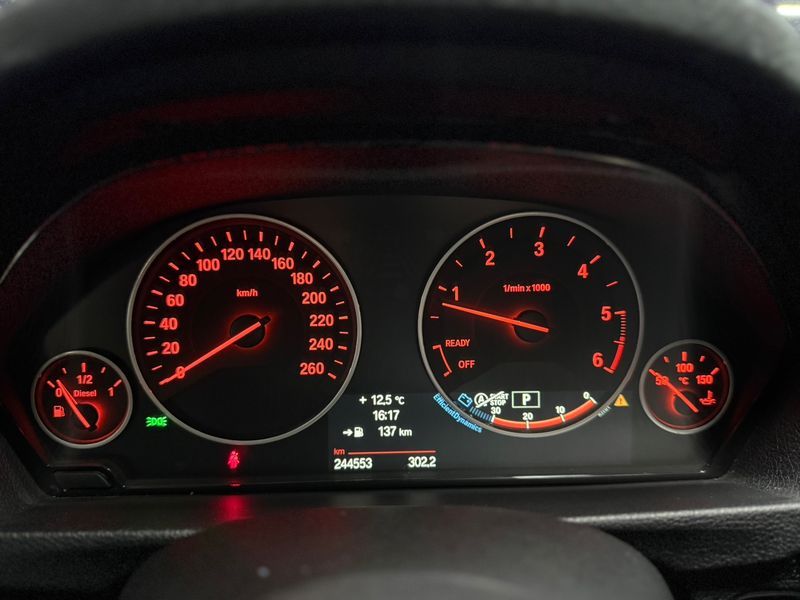 2013 BMW 3 Series 320d photo 14