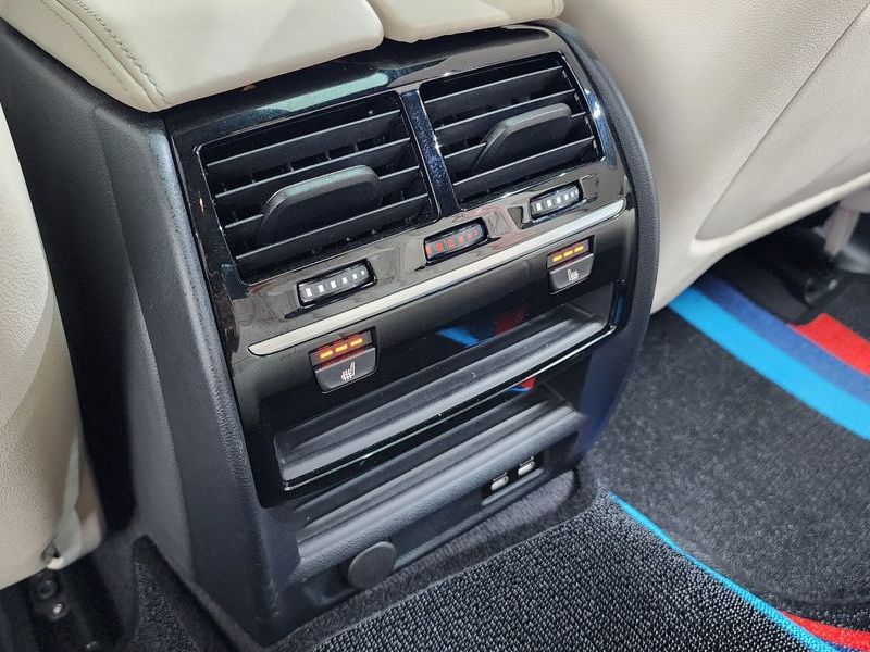 2020 BMW 5 Series 520i M Sport photo 18