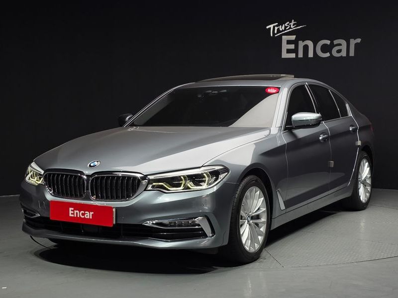 2018 BMW 5 Series 530i xDrive Luxury Plus photo 1