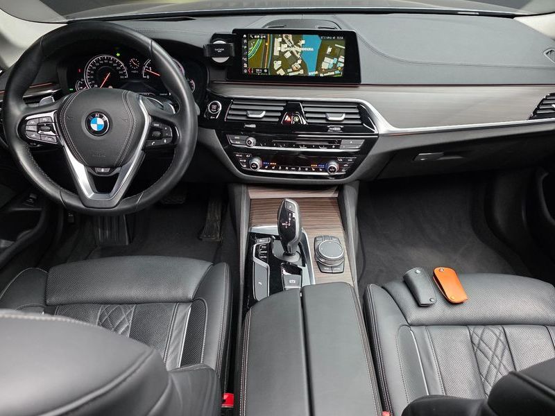 2018 BMW 5 Series 530i xDrive Luxury Plus photo 7