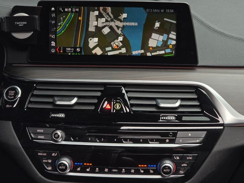 2018 BMW 5 Series 530i xDrive Luxury Plus photo 14