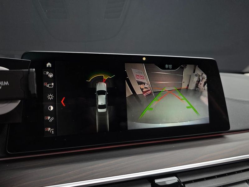 2018 BMW 5 Series 530i xDrive Luxury Plus photo 15