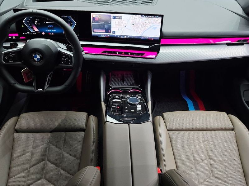 2025 BMW 5 Series 520i M Sport photo 7