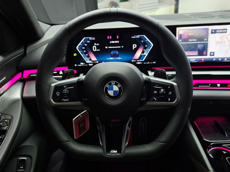 2025 BMW 5 Series 520i M Sport photo 13