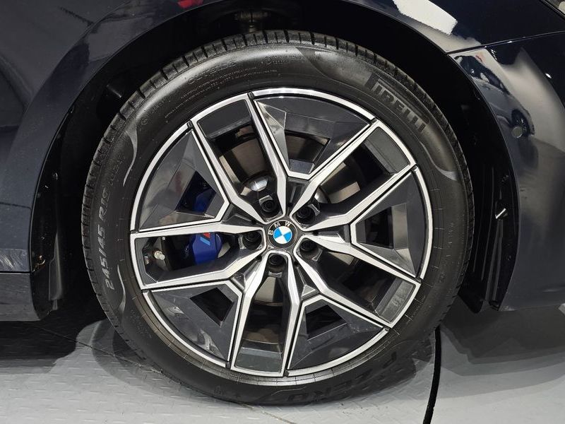 2025 BMW 5 Series 520i M Sport photo 21