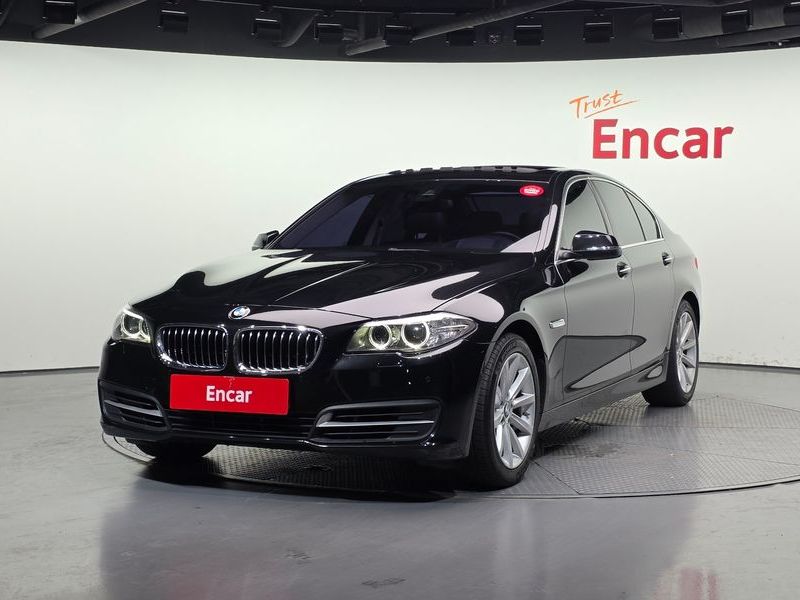 2014 BMW 5 Series 528i photo 1