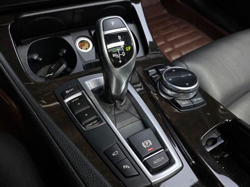 2014 BMW 5 Series 528i photo 9